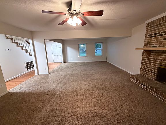 3rd image of 9415 Seasons Dr