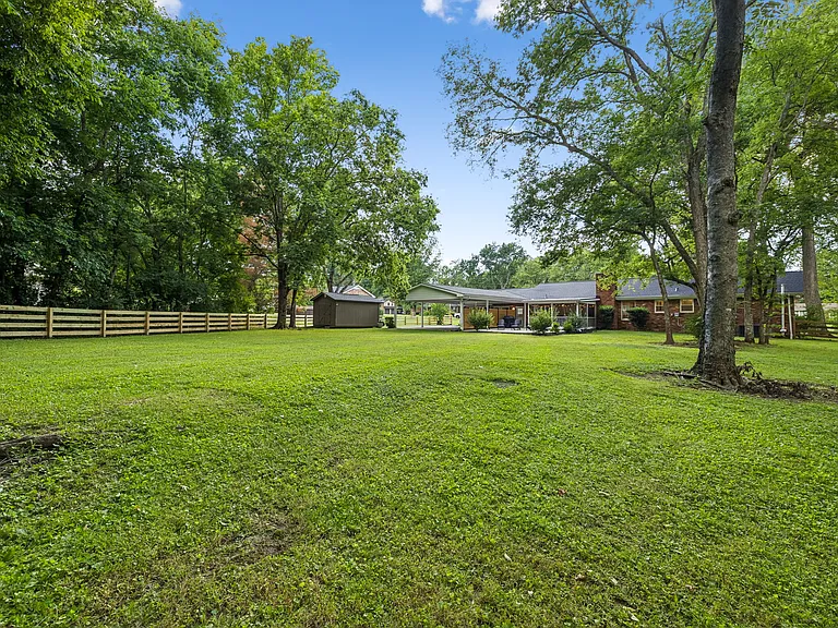 1518 Lipscomb Dr — Photo 52