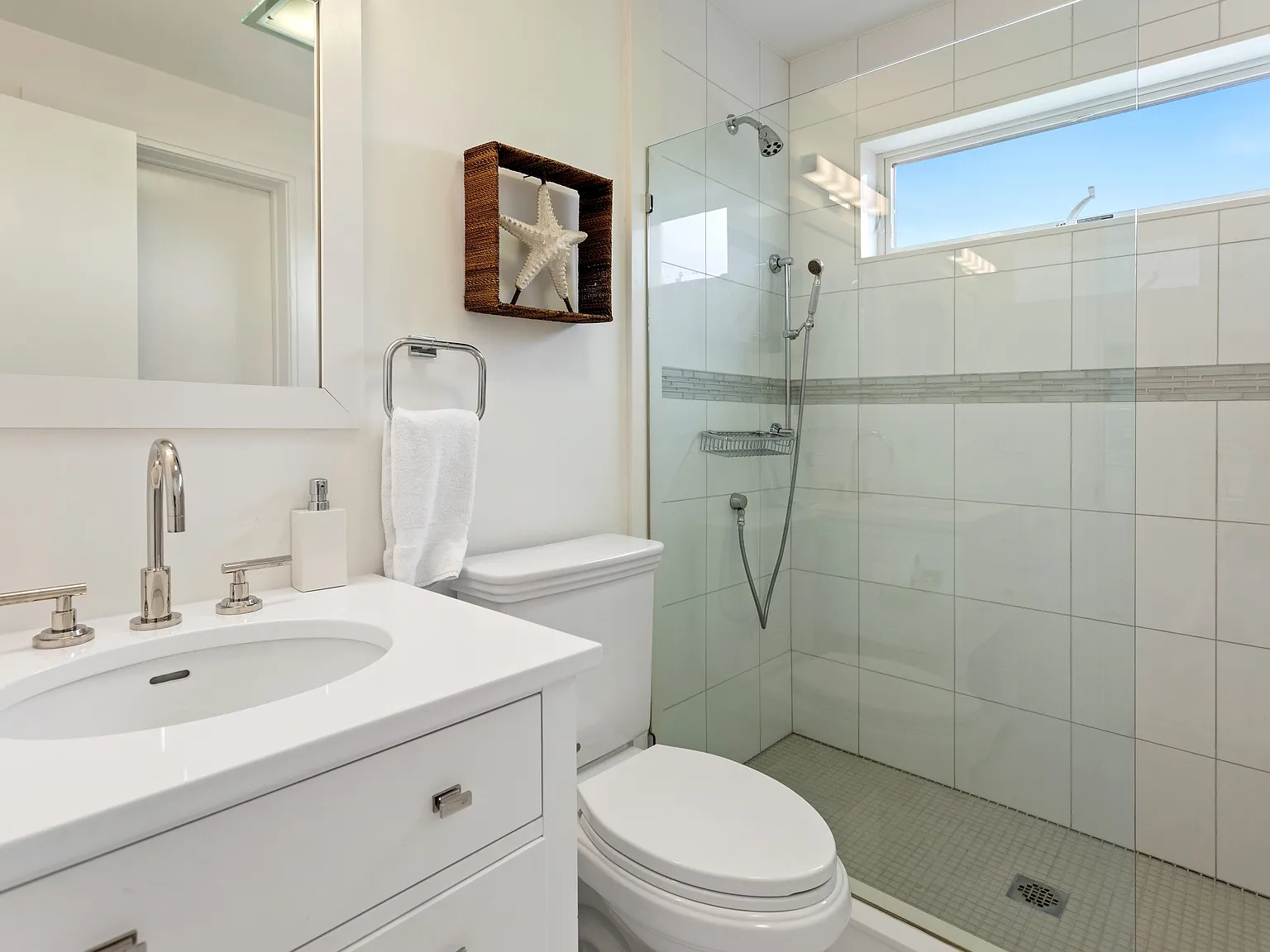 Oceanview Beach House Rental in Amagansett — Photo 2