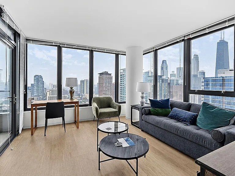 River North Luxury, On Display — Photo 46