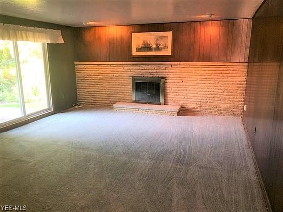 4th image of 839 E Hillsdale Ave