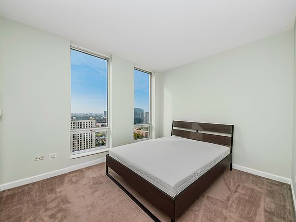 3rd image of 1250 S Michigan Ave APT 2408