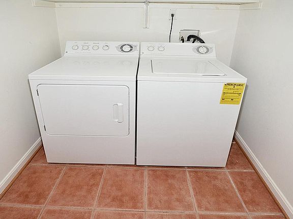 4th image of 10118 Sir Reynard Ln