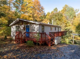 87 E Haddam Colchester Tpke, Moodus, CT 06469