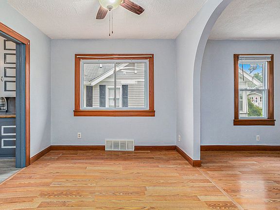 5th image of 336 Surby Ave