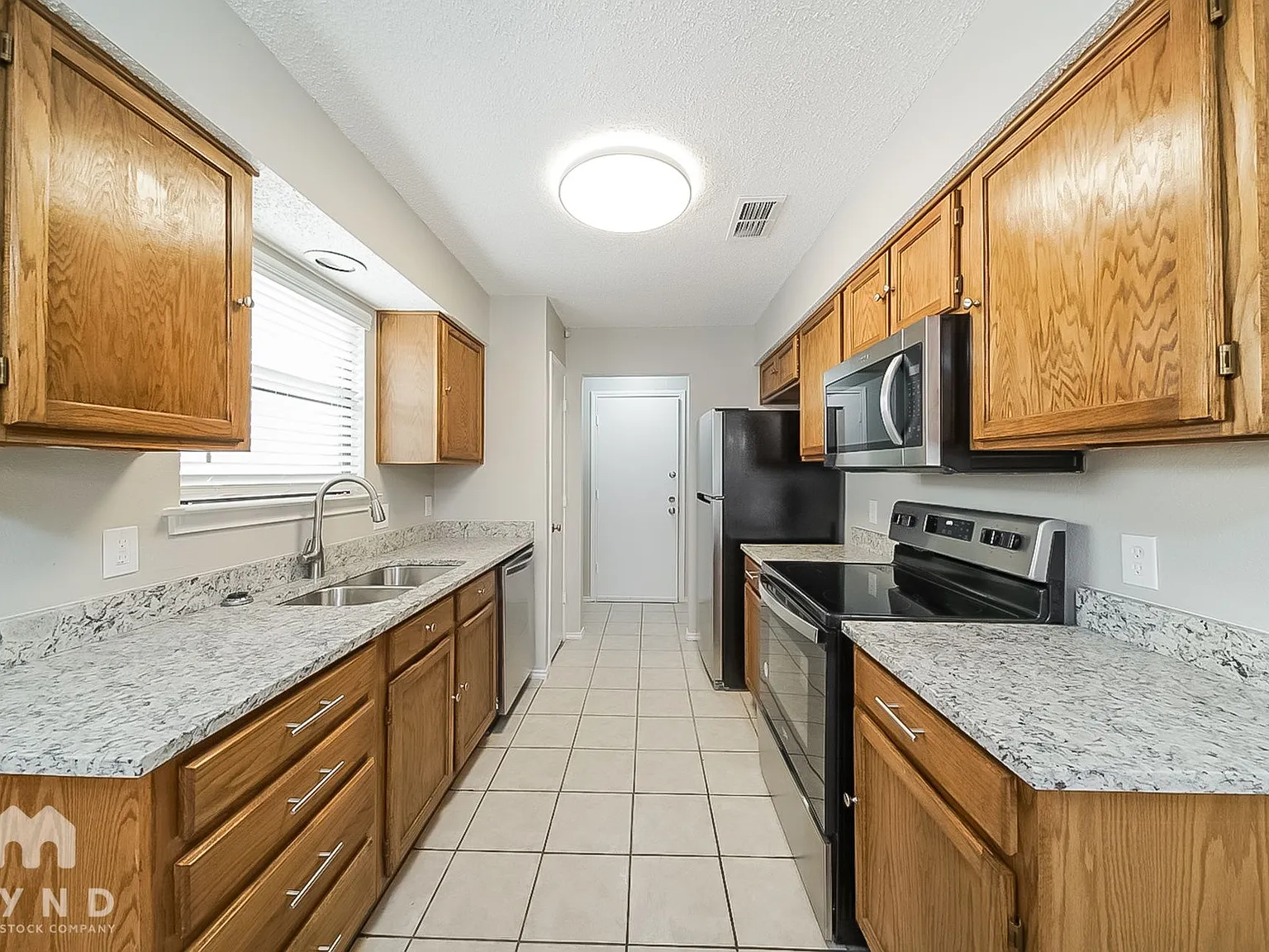 3 bed, 2.0 bath, 1504 sqft, $1,845 — Photo 2