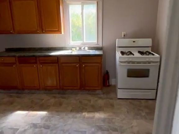 2nd image of 2495 Apple Ave #2495