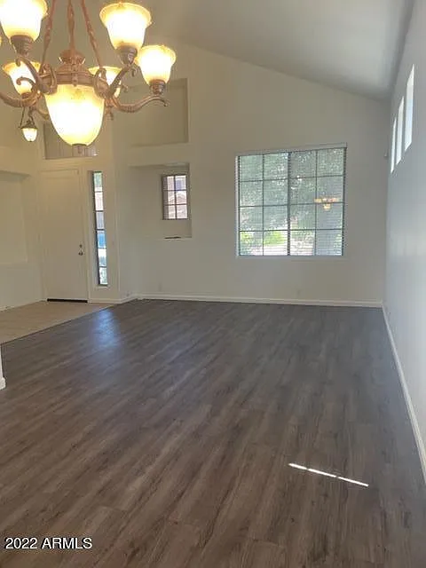 5 bed, 4.0 bath, 3119 sqft, $3,195 — Photo 4
