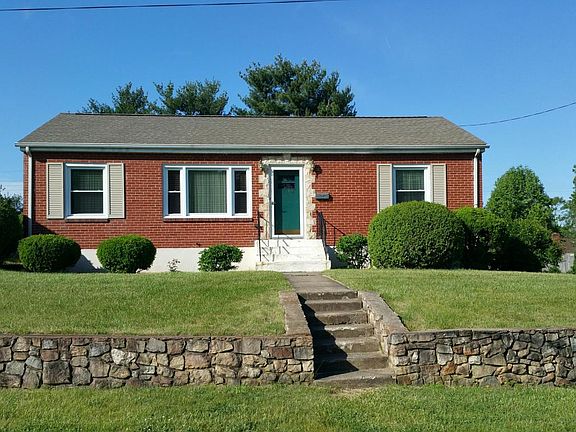 3rd image of 1066 Greenhurst Ave NW