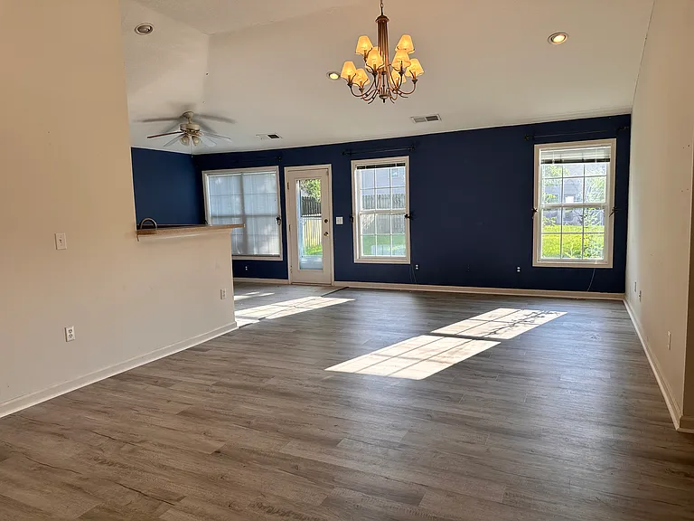 3929 Winthrop Dr — Photo 15