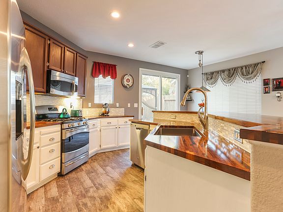 5th image of 8340 White Spruce Dr