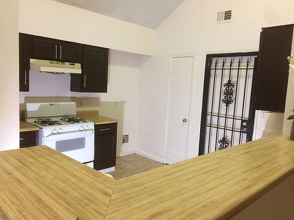 3rd image of 3127 Beran Dr