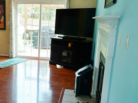 5th image of 49 Ribbon Oak Ct