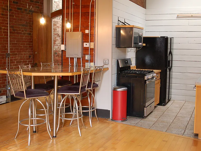 49 S 14th St #2 — Photo 9