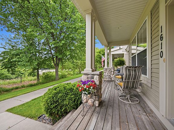 3rd image of 1610 Riverspointe Ct