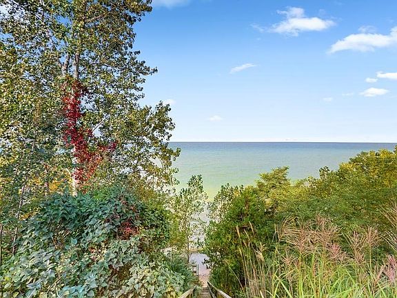 2nd image of 2825 Lakeshore Dr
