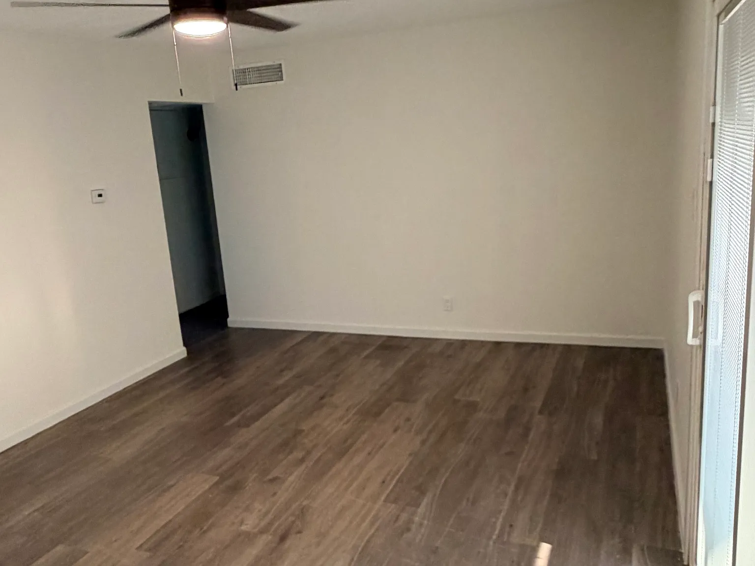 2 bed, 1050 sqft, $1,700 — Photo 4