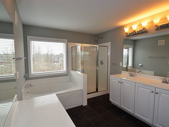 5th image of 2129 Wyndham Way