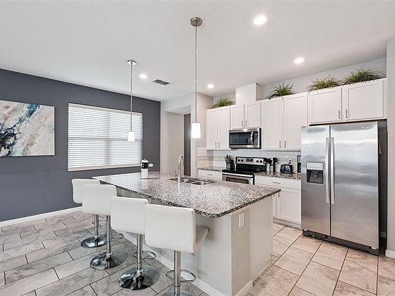 3rd image of 5134 ADELAIDE DRIVE