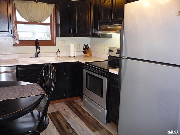 4th image of 404 N Lily Ln