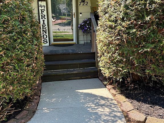 4th image of 722 Pine St