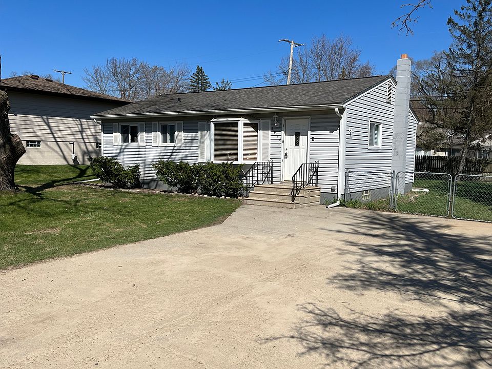 1st image of 2910 Woodlawn St