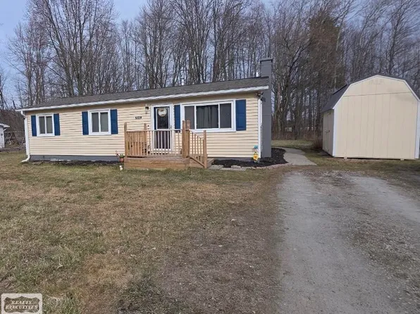 1040 Mayer Rd, Smiths Creek, MI 48074