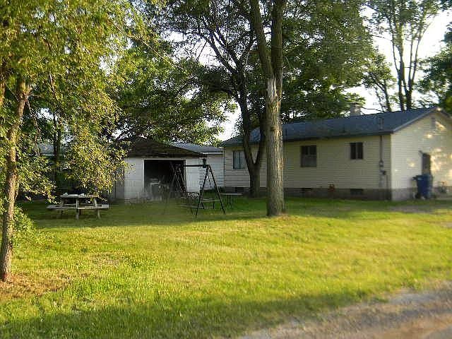 2nd image of 320 S Wolf Lake Rd