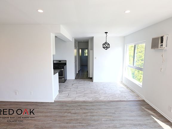 2nd image of 126 N Catalina St #9