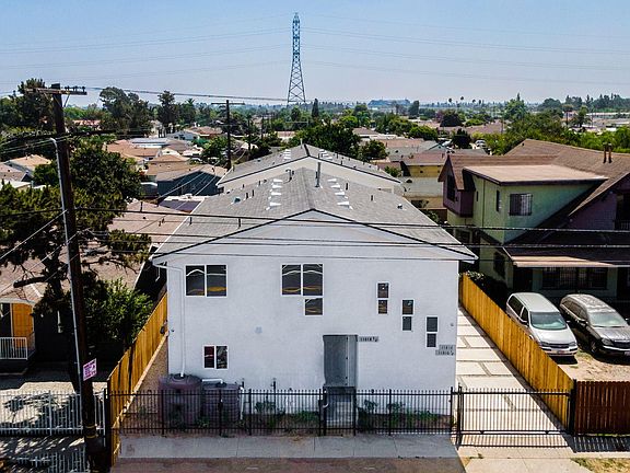 2nd image of 11818 Avalon Blvd