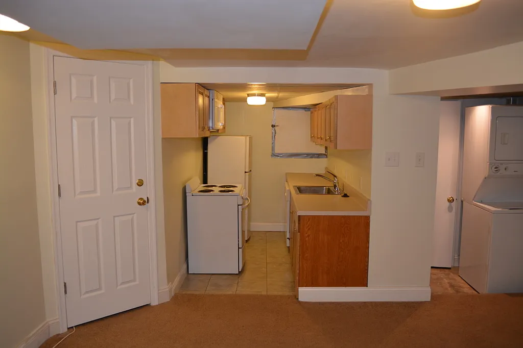 Studio, 450 sqft, $1,795 — Photo 3