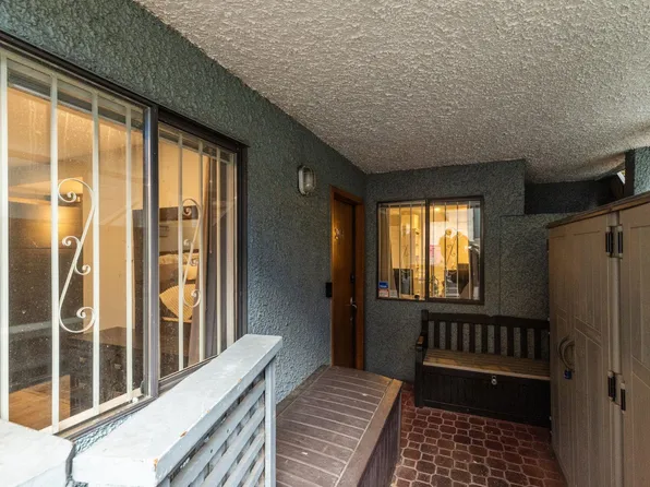1220 W 6th Ave #204, Vancouver, BC V6H 1A5