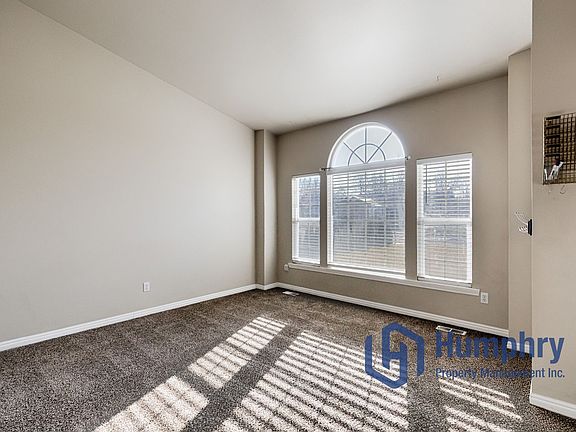 5th image of 256 W Woodbury Dr
