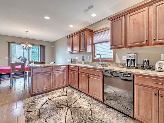 5th image of 342 Benit Dr Unit 15