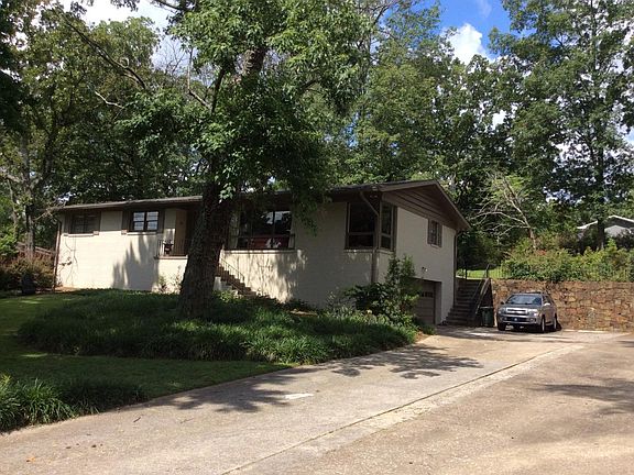 Vestavia school system! Walk to the public library