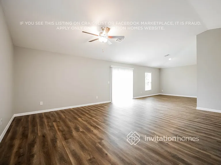 402 Kostner St — Photo 5