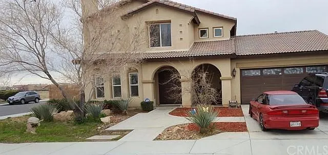 Front View With Beautiful Curb appeal