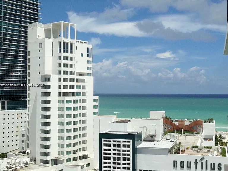 1800 Collins Ave #17A — Photo 1