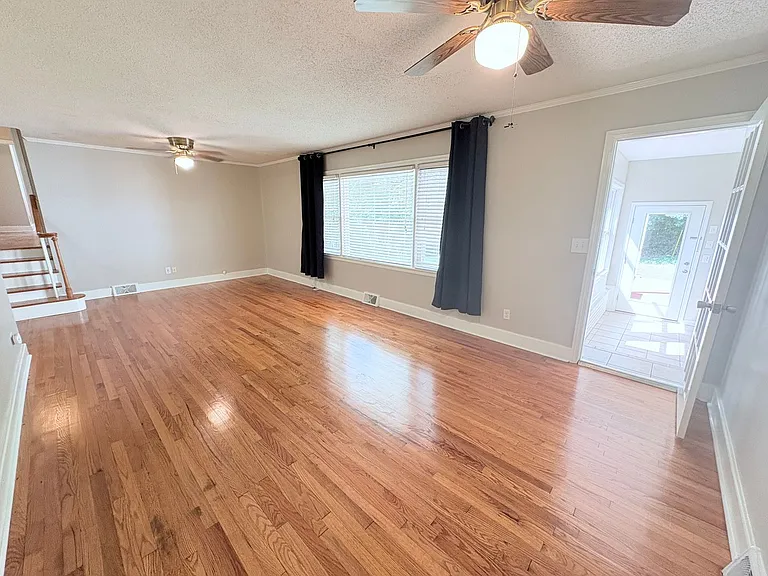 207 Holly Ave — Photo 11