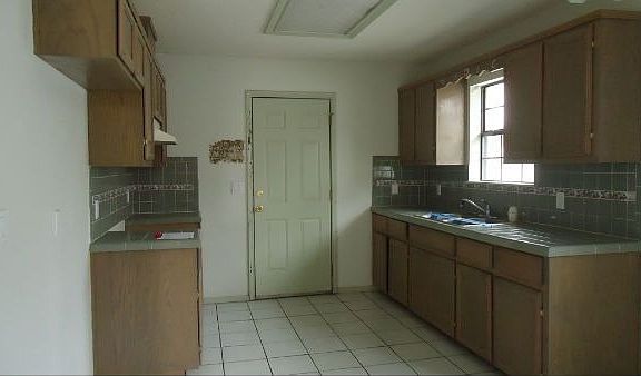 3rd image of 5149 Sonny Dr
