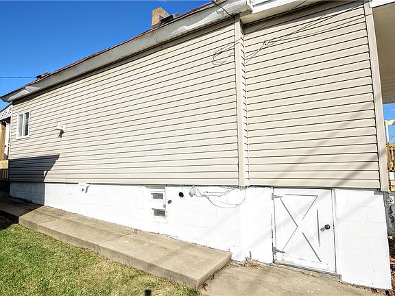 4th image of 915 Arlington Ave