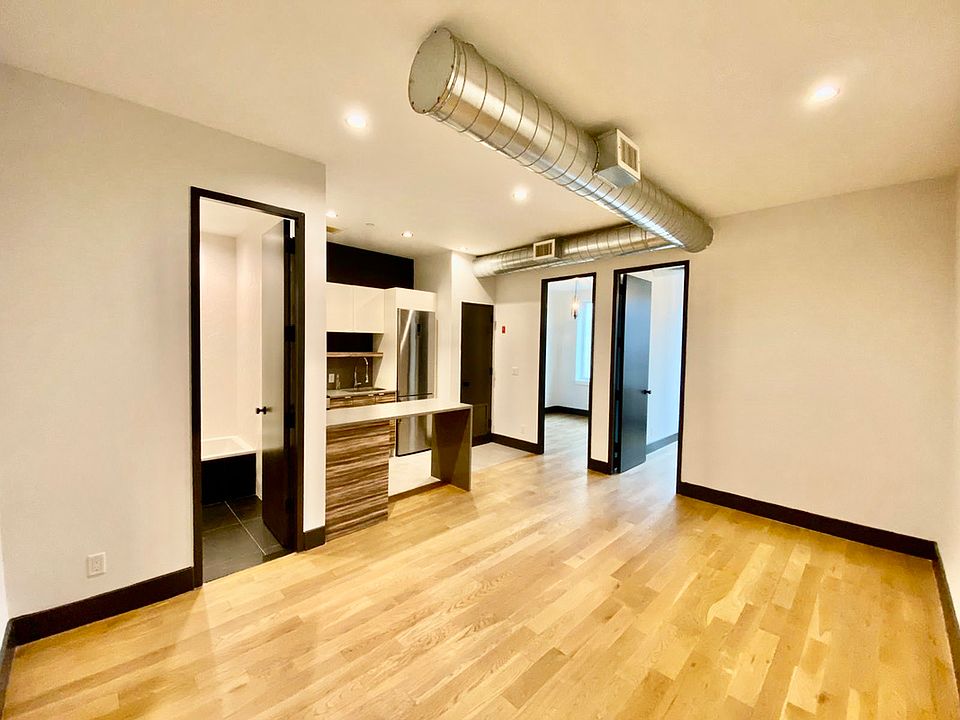 1st image of 242 Hawthorne St #33