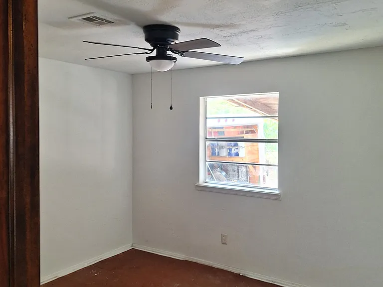 712 S Chapman Ave — Photo 12
