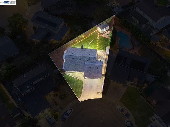 3rd image of 8093 Del Monte Ave