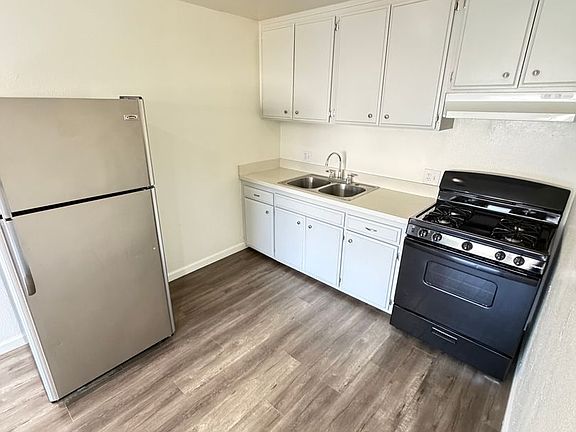 3rd image of 829 N Bunker Hill Ave APT 9