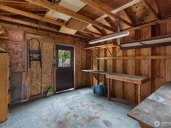 5th image of 5211 Chelan Lane SE