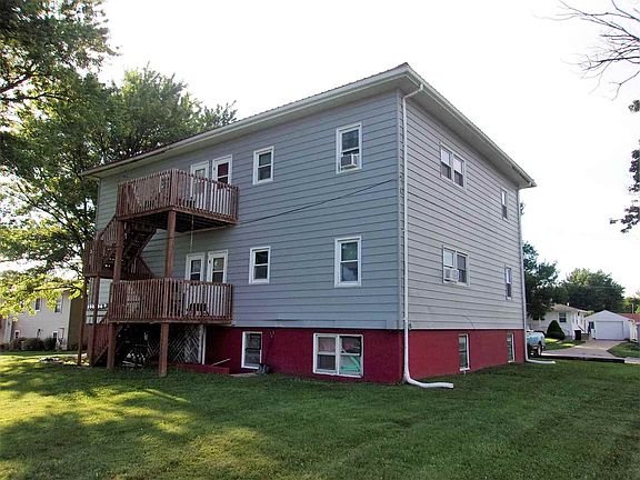 2nd image of 405 W Plum St
