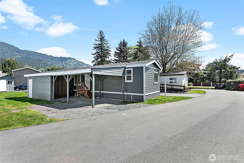 2nd image of 921 Autumn Lane #243