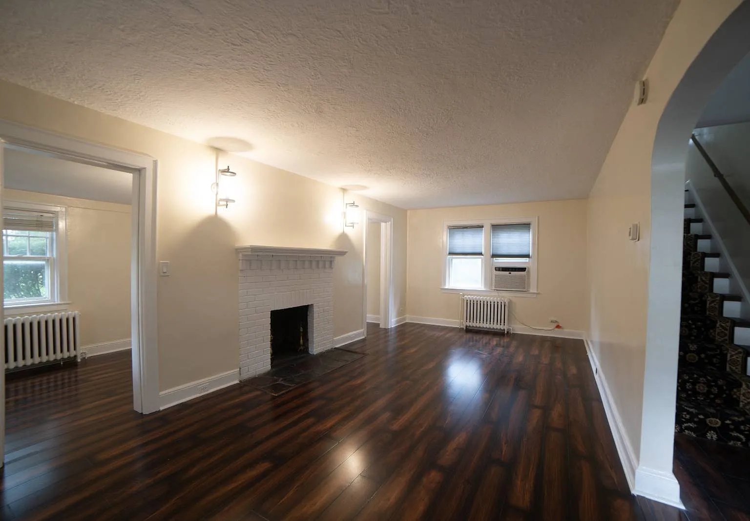 3 bed, 2.5 bath, 1611 sqft, $6,700 — Photo 4