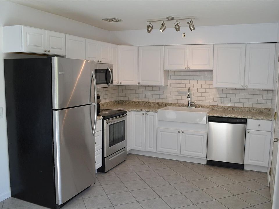 2nd image of 3021 Westknolls Ln